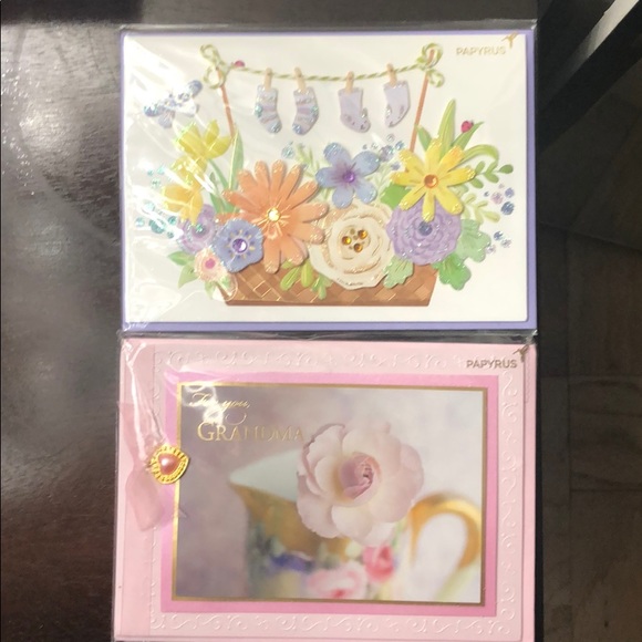 Papyrus Mother’s Day Cards pack of 2 - Picture 2 of 8